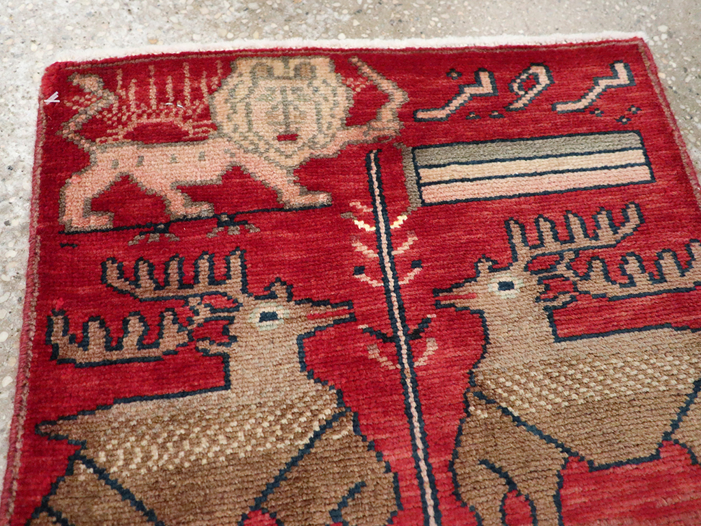 Vintage Persian Mahal Pictorial Rug, No.26228 - Staging