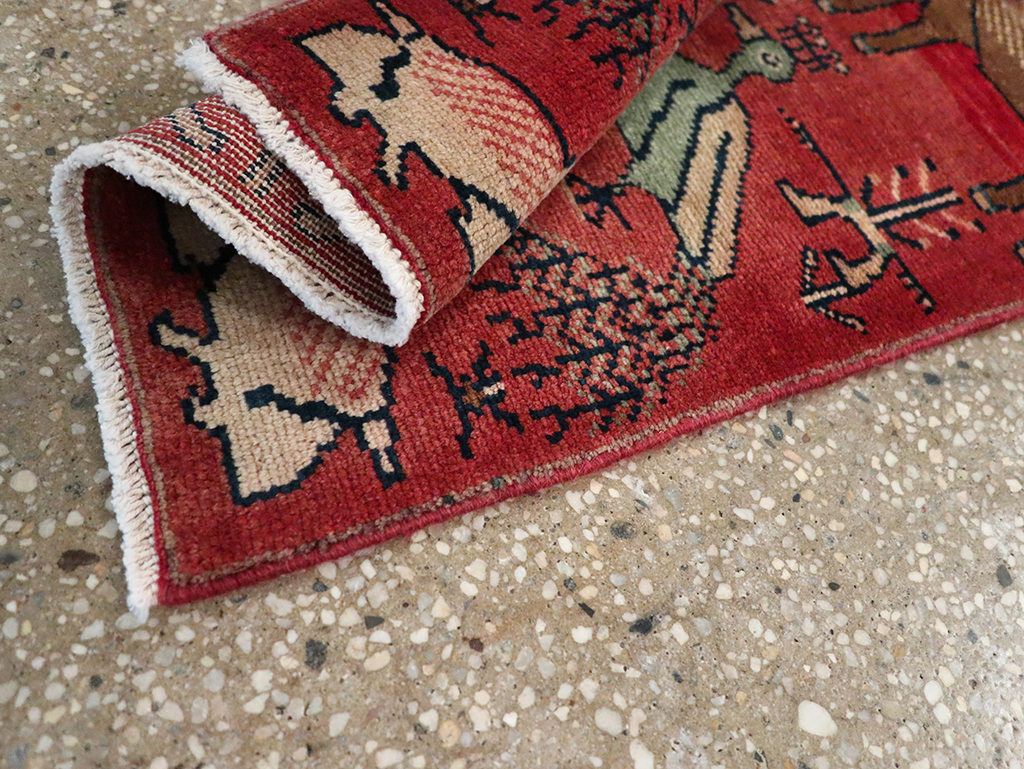 Vintage Persian Mahal Pictorial Rug, No.26228 - Staging