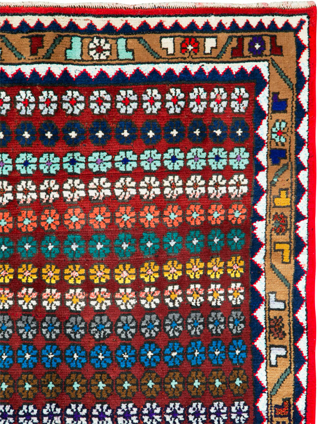 Vintage Persian Mahal Runner, No.26230 - Staging