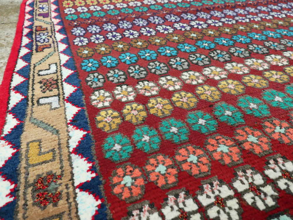 Vintage Persian Mahal Runner, No.26230 - Staging