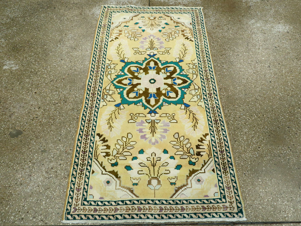 Vintage Persian Hamadan Rug, No.26231 - Staging