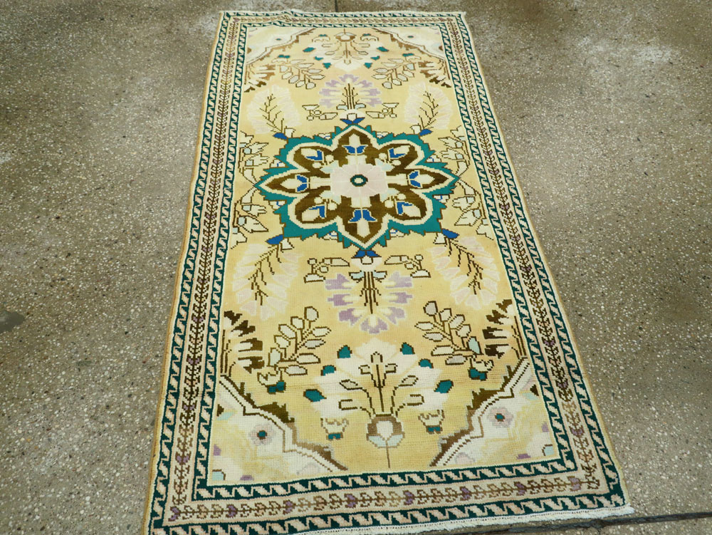 Vintage Persian Hamadan Rug, No.26231 - Staging