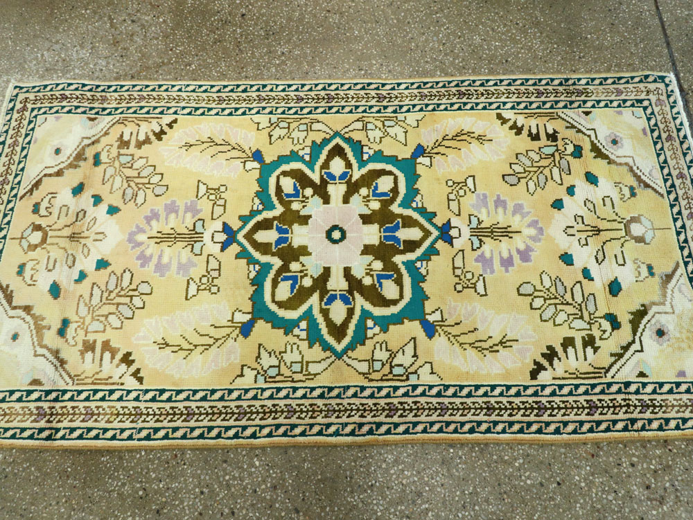 Vintage Persian Hamadan Rug, No.26231 - Staging