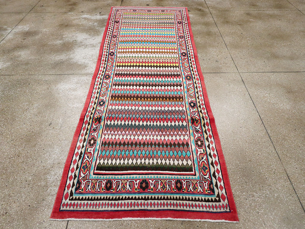 Vintage Persian Mahal Runner, No.26232 - Staging