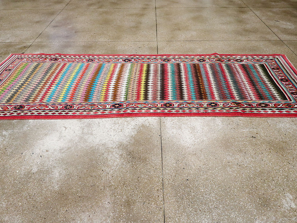 Vintage Persian Mahal Runner, No.26232 - Staging