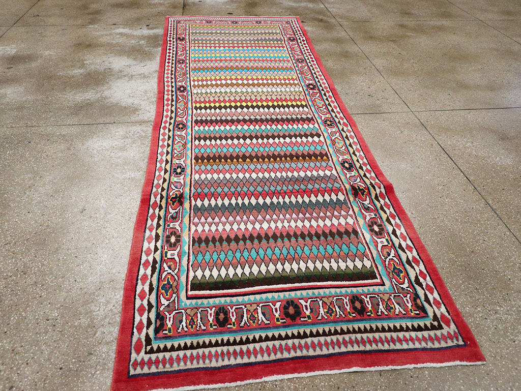Vintage Persian Mahal Runner, No.26232 - Staging