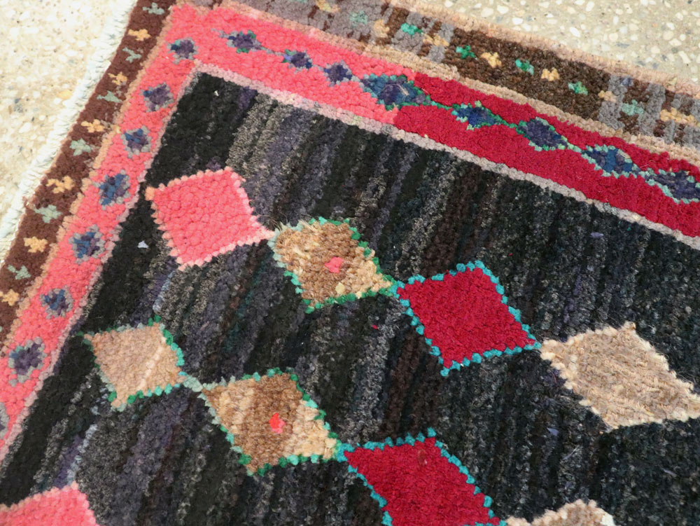 Vintage Persian Mahal Rug, No.26237 - Staging