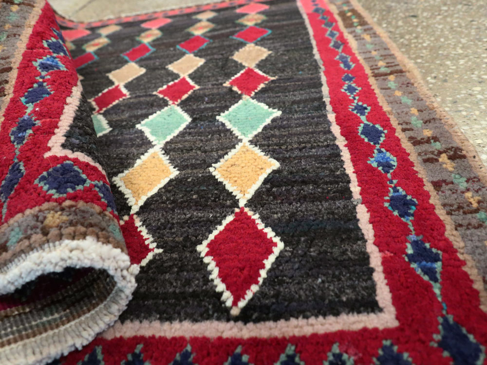 Vintage Persian Mahal Rug, No.26237 - Staging