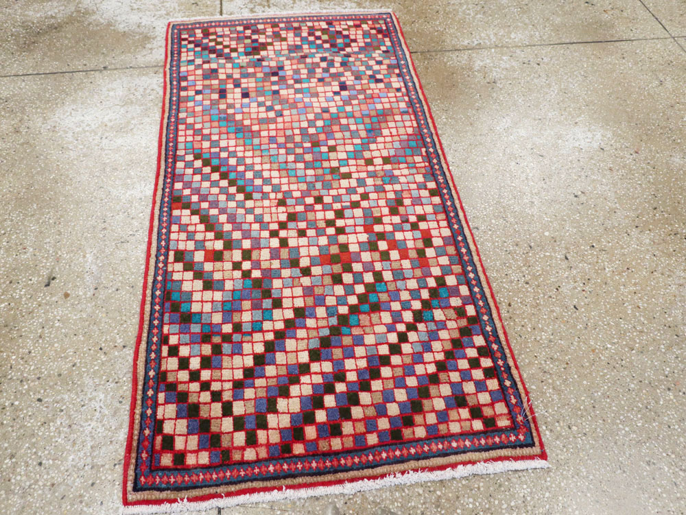 Vintage Persian Mahal Rug, No.26246 - Staging