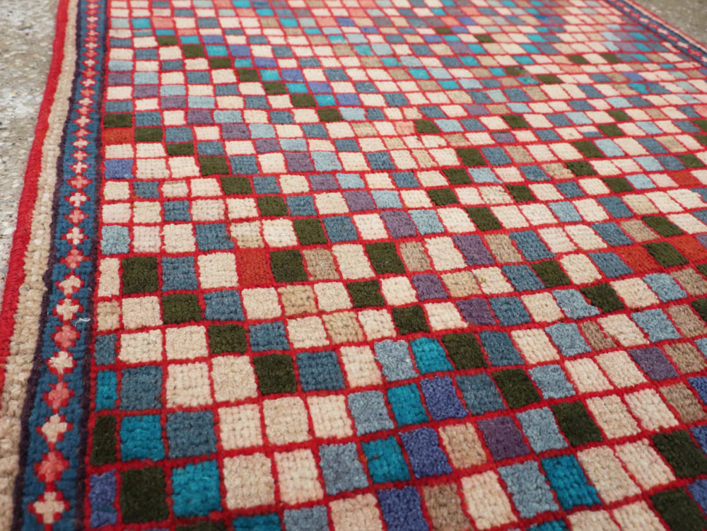 Vintage Persian Mahal Rug, No.26246 - Staging