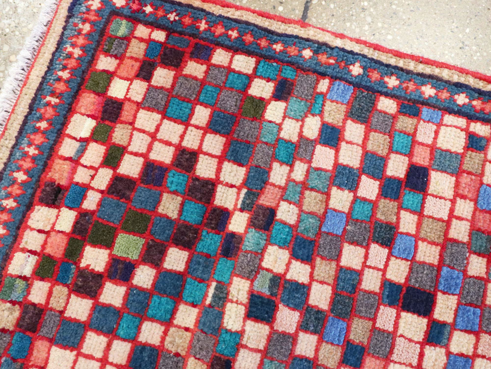 Vintage Persian Mahal Rug, No.26246 - Staging