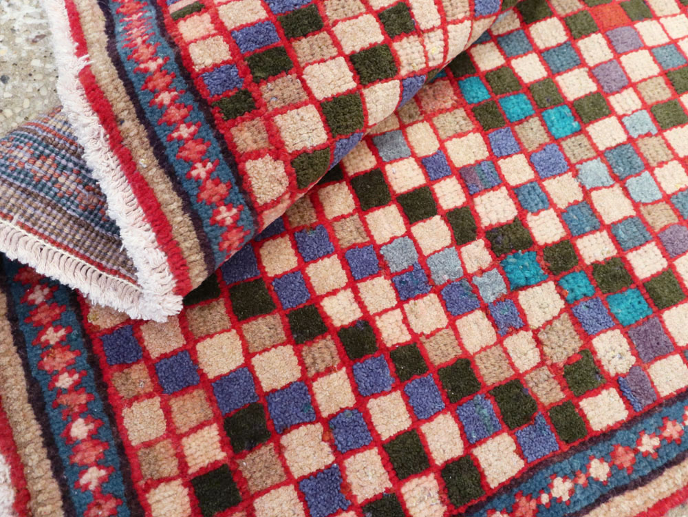 Vintage Persian Mahal Rug, No.26246 - Staging