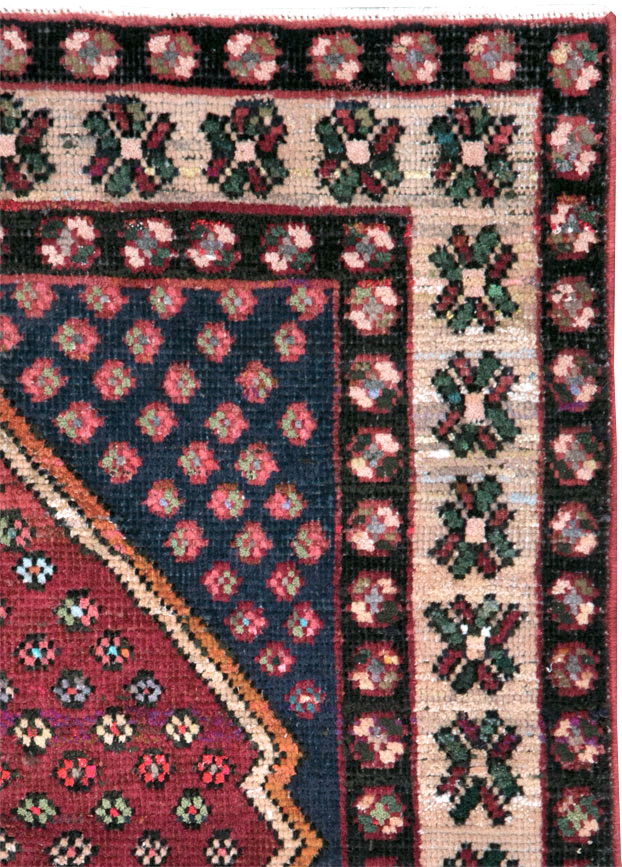 Vintage Persian Shiraz Rug, No.26248 - Staging