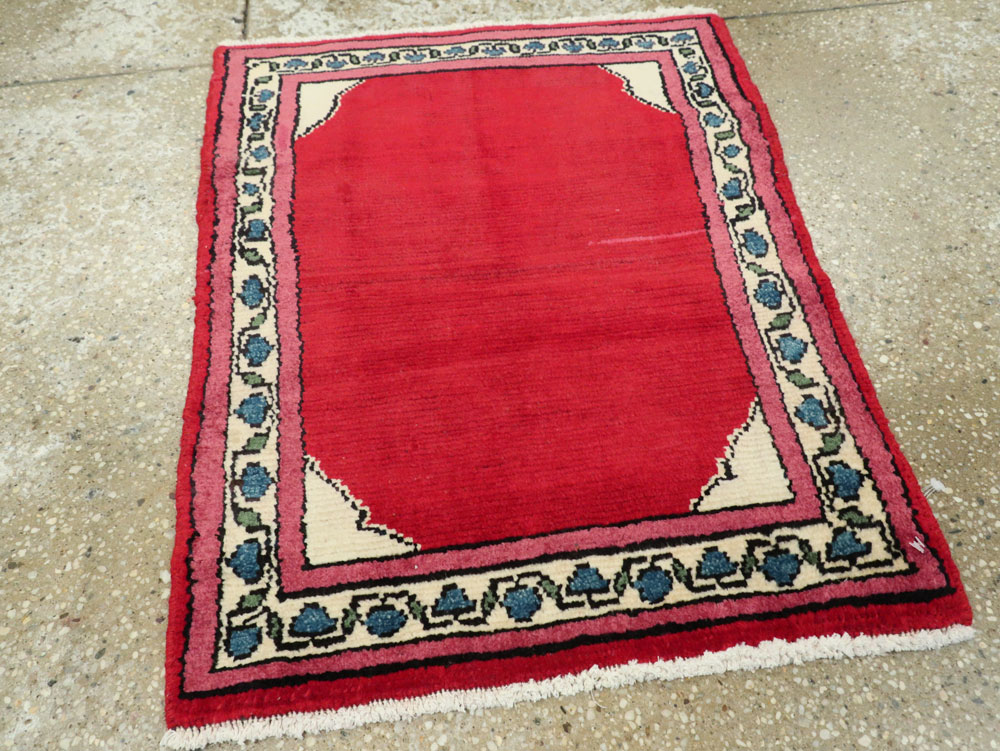 Vintage Persian Mahal Rug, No.26250 - Staging