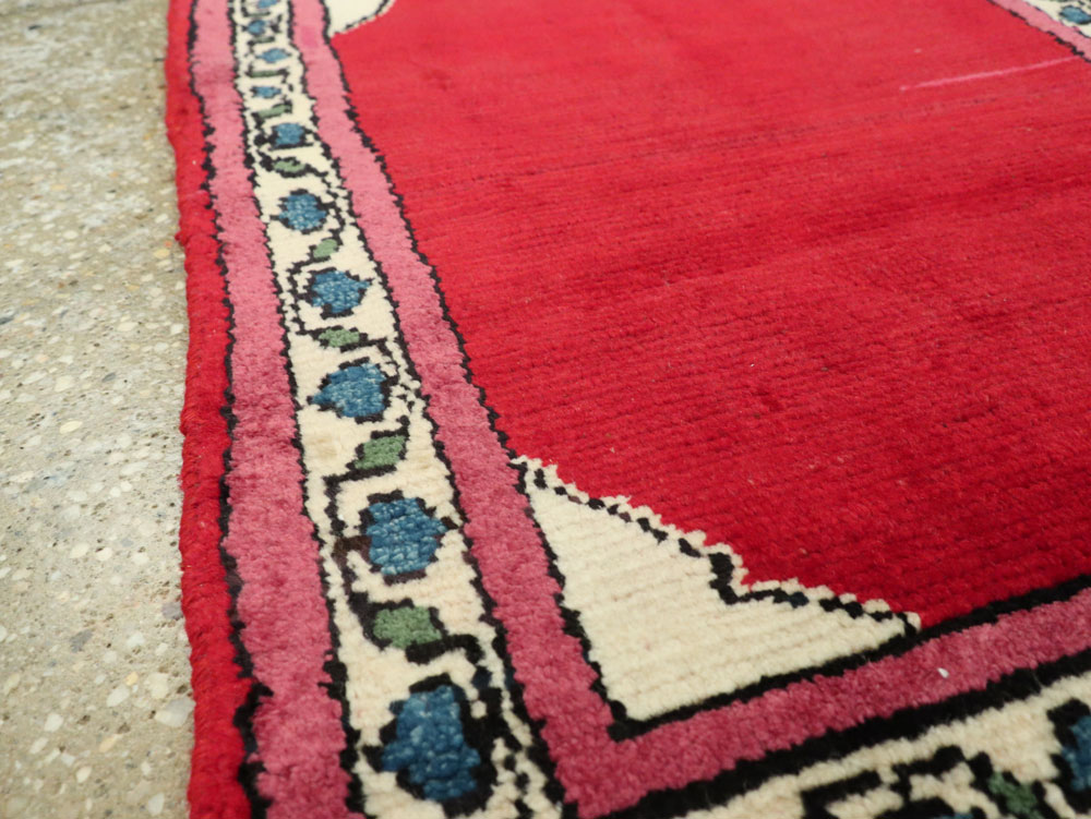 Vintage Persian Mahal Rug, No.26250 - Staging