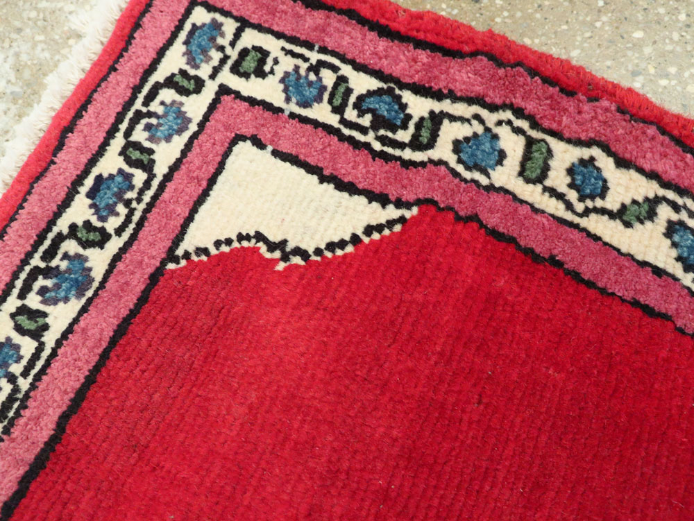 Vintage Persian Mahal Rug, No.26250 - Staging