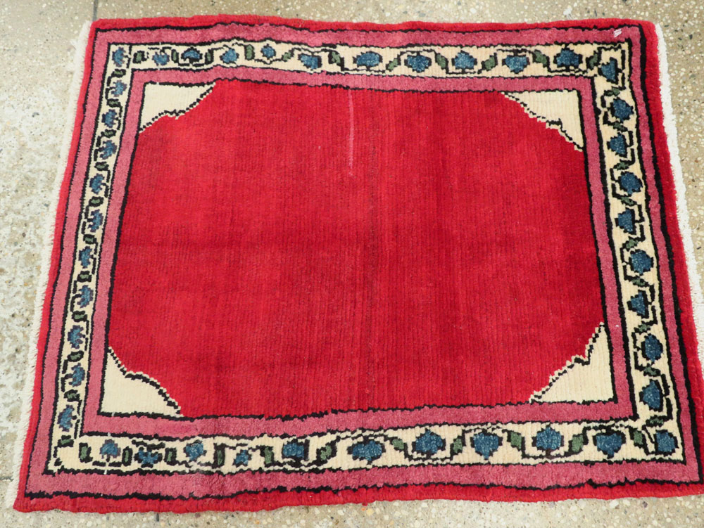 Vintage Persian Mahal Rug, No.26250 - Staging
