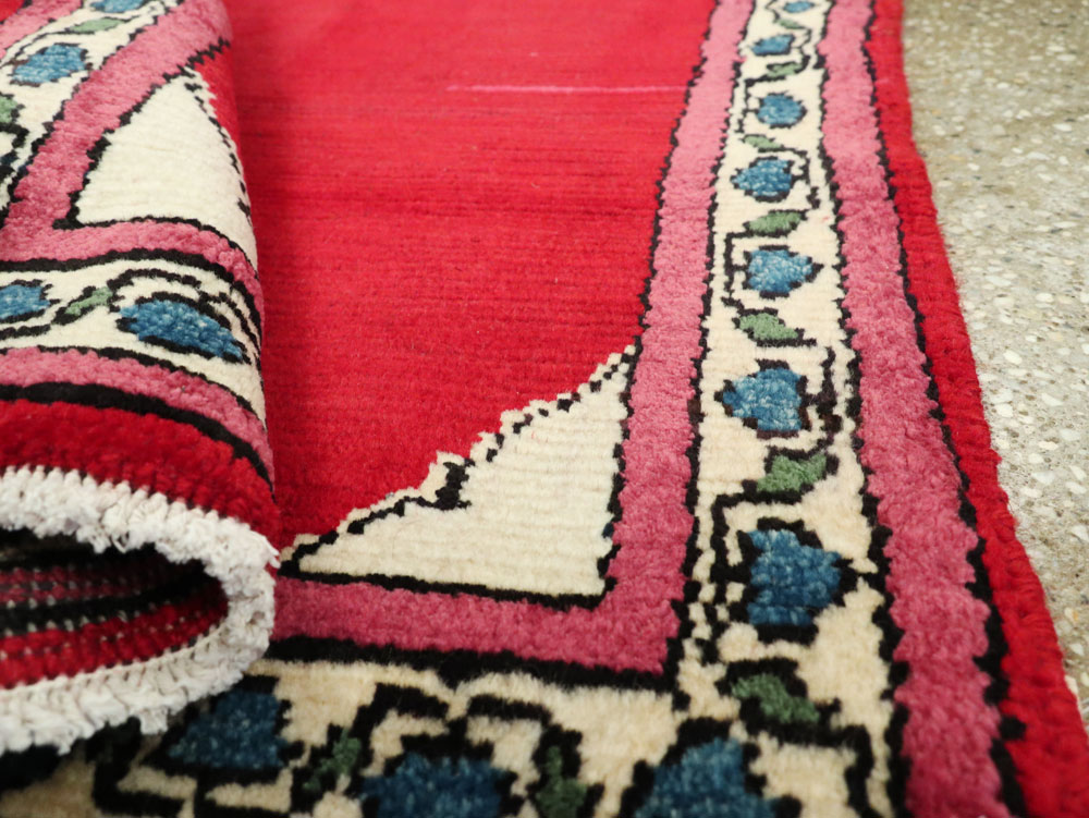 Vintage Persian Mahal Rug, No.26250 - Staging