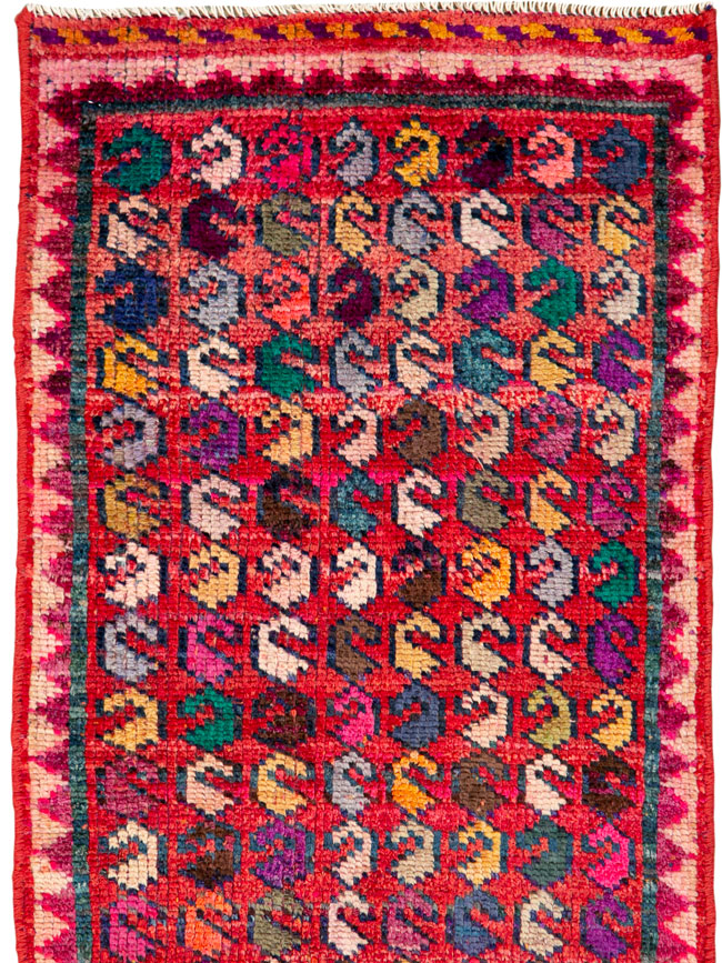 Vintage Persian Mahal Runner, No.26251 - Staging