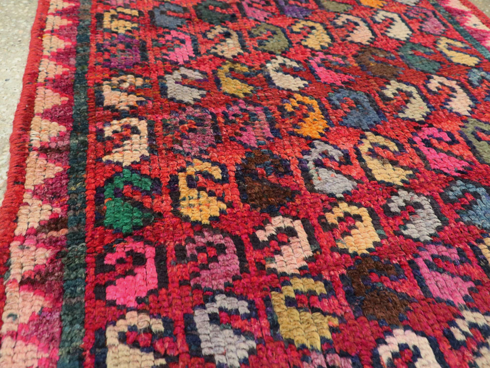 Vintage Persian Mahal Runner, No.26251 - Staging