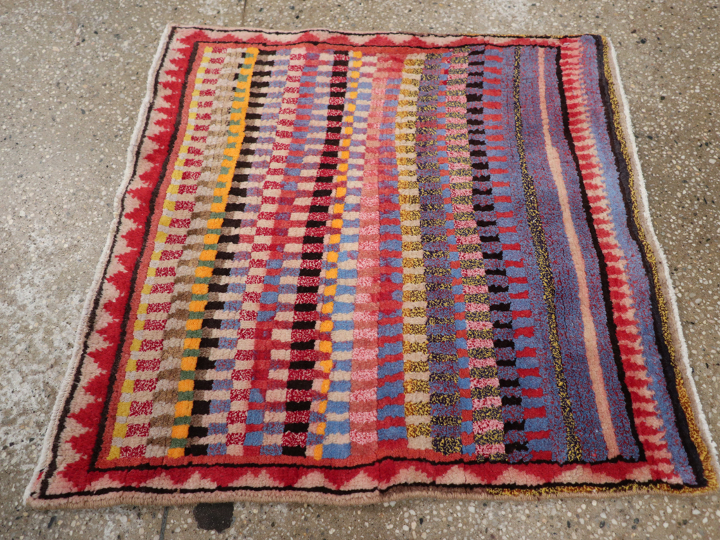 Vintage Persian Mahal Rug, No.26256 - Staging