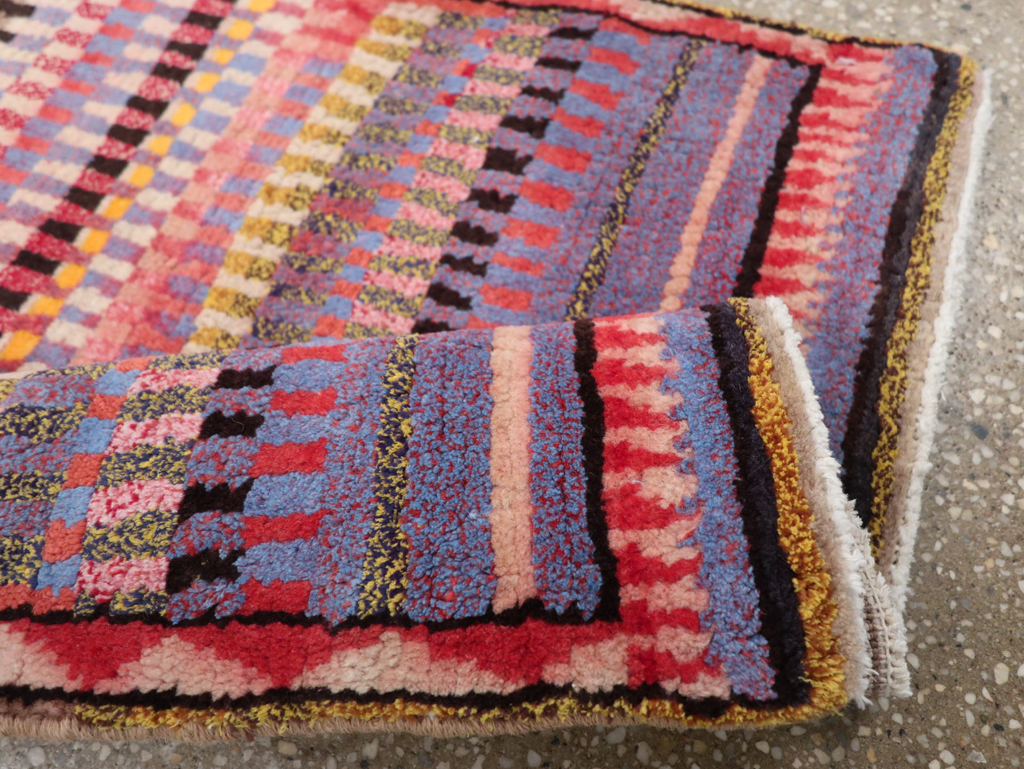 Vintage Persian Mahal Rug, No.26256 - Staging