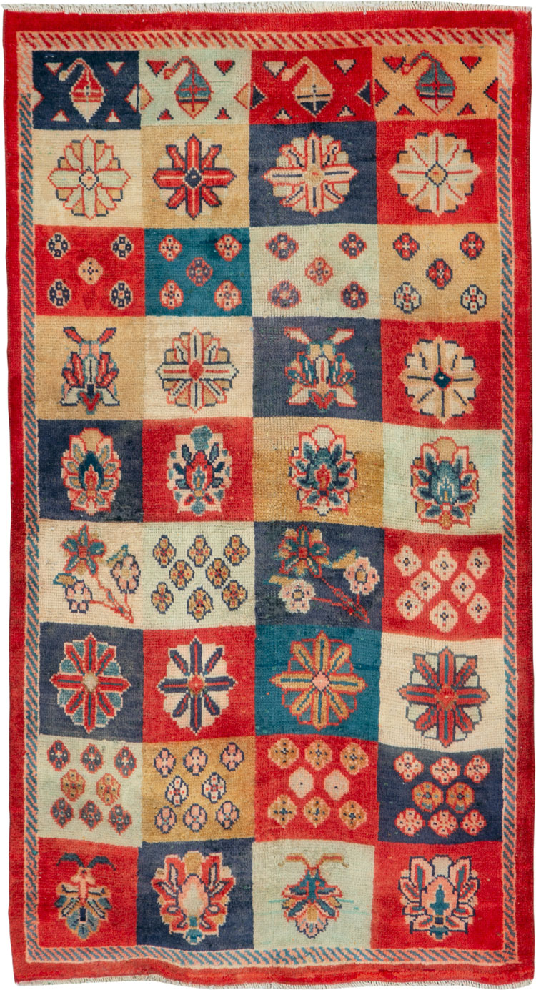 Vintage Persian Mahal Rug, No.26262 - Staging