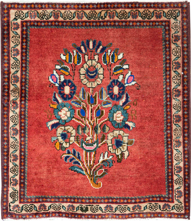 Vintage Persian Shiraz Rug, No.26274 - Staging