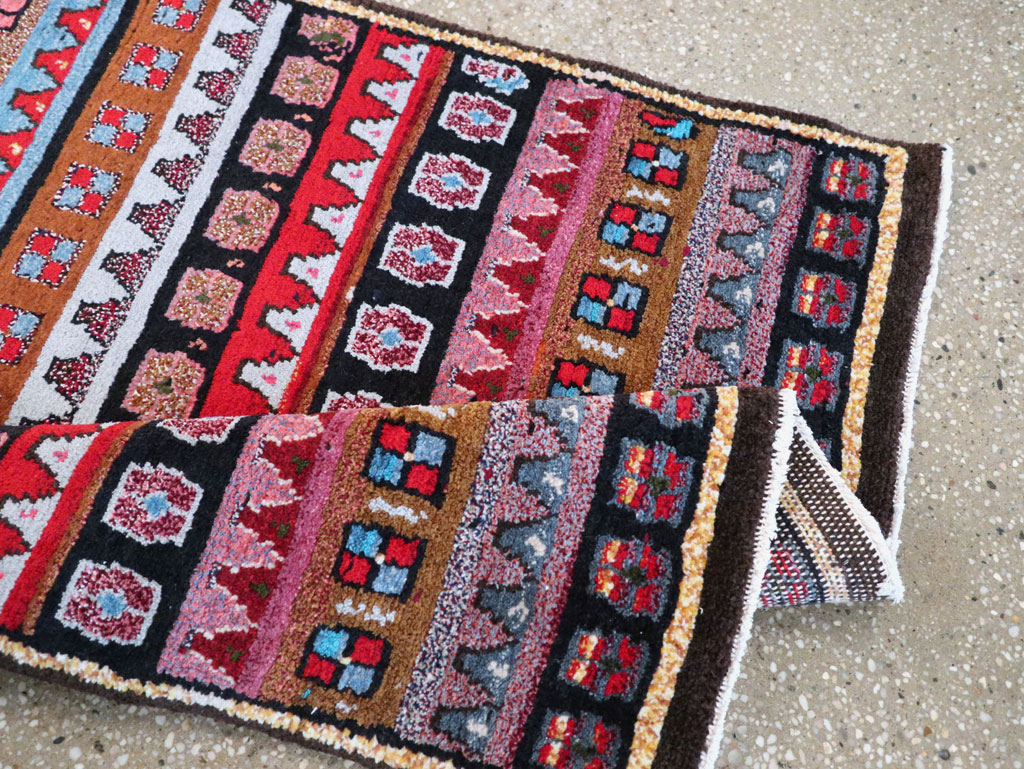 Vintage Persian Gabbeh Rug, No.26286 - Staging