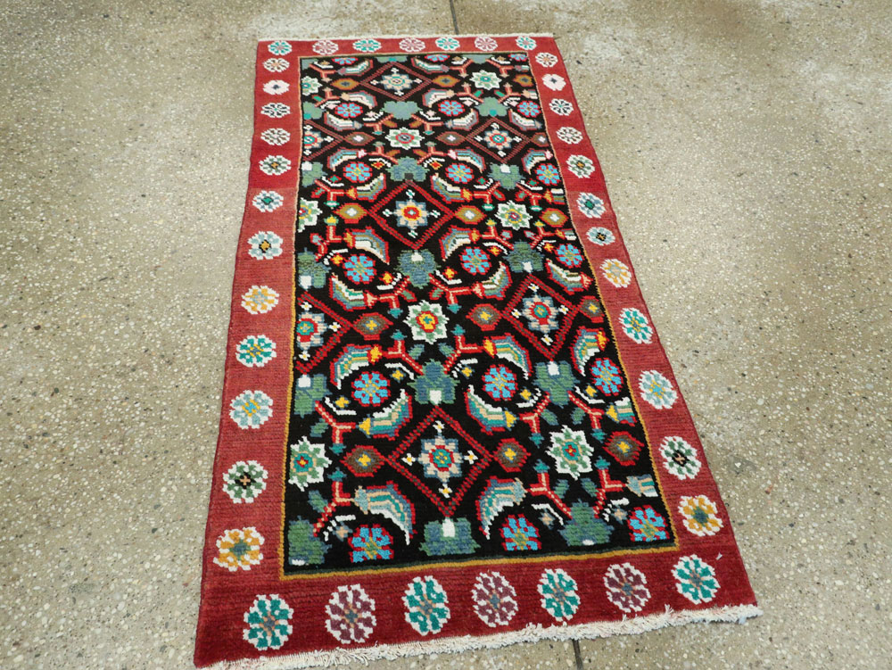 Vintage Persian Mahal Rug, No.26293 - Staging