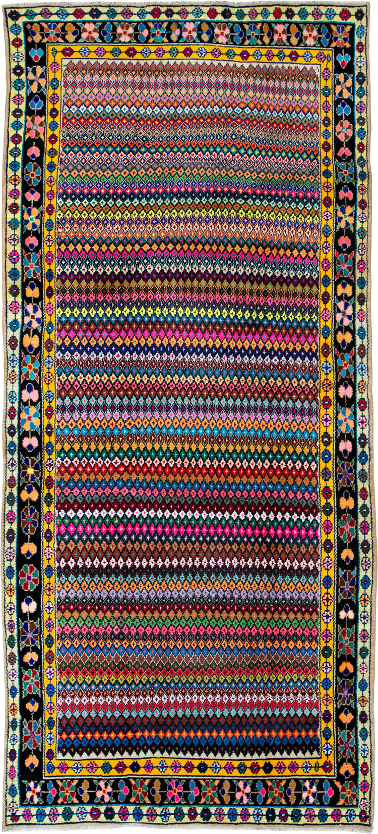 Vintage Persian Mahal Gallery Carpet, No.26296 - Staging