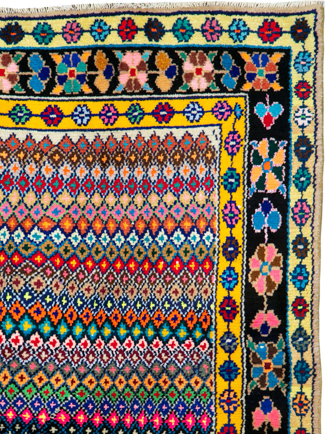 Vintage Persian Mahal Gallery Carpet, No.26296 - Staging