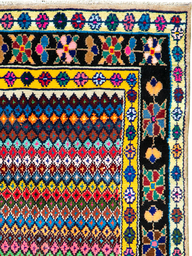 Vintage Persian Mahal Gallery Carpet, No.26296 - Staging