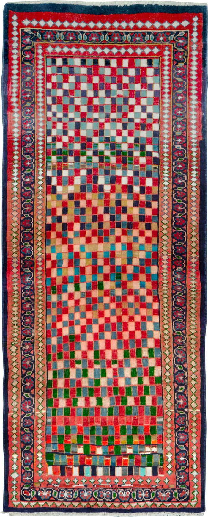 Vintage Persian Mahal Rug, No.26299 - Staging