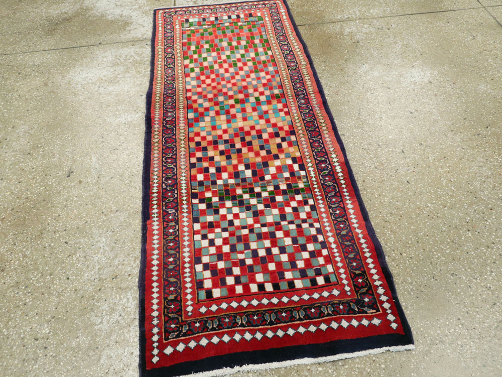 Vintage Persian Mahal Rug, No.26299 - Staging