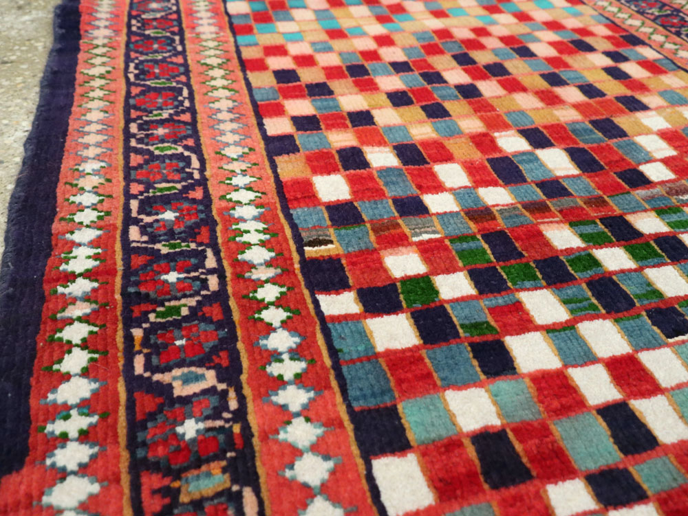Vintage Persian Mahal Rug, No.26299 - Staging