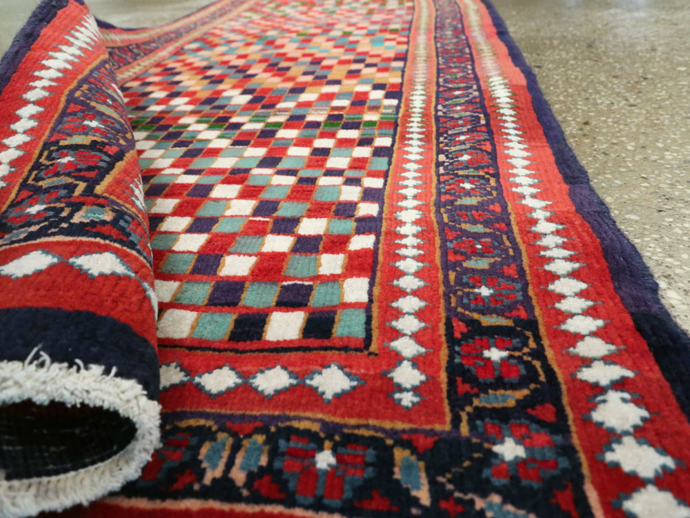 Vintage Persian Mahal Rug, No.26299 - Staging