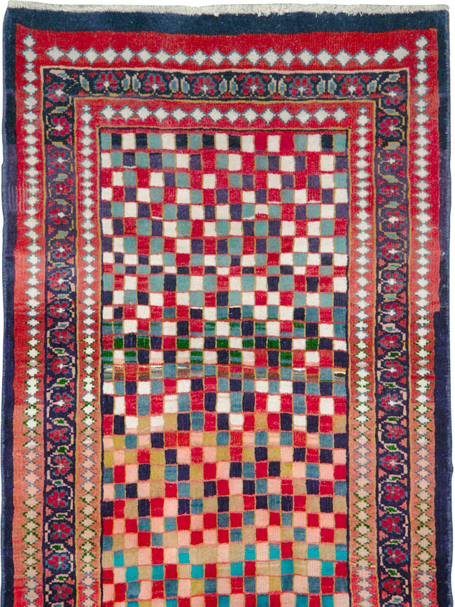 Vintage Persian Mahal Rug, No.26299 - Staging