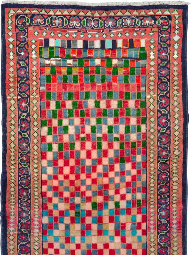 Vintage Persian Mahal Rug, No.26299 - Staging
