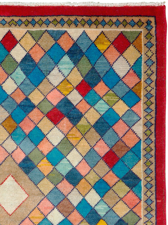 Vintage Persian Mahal Rug, No.26302 - Staging