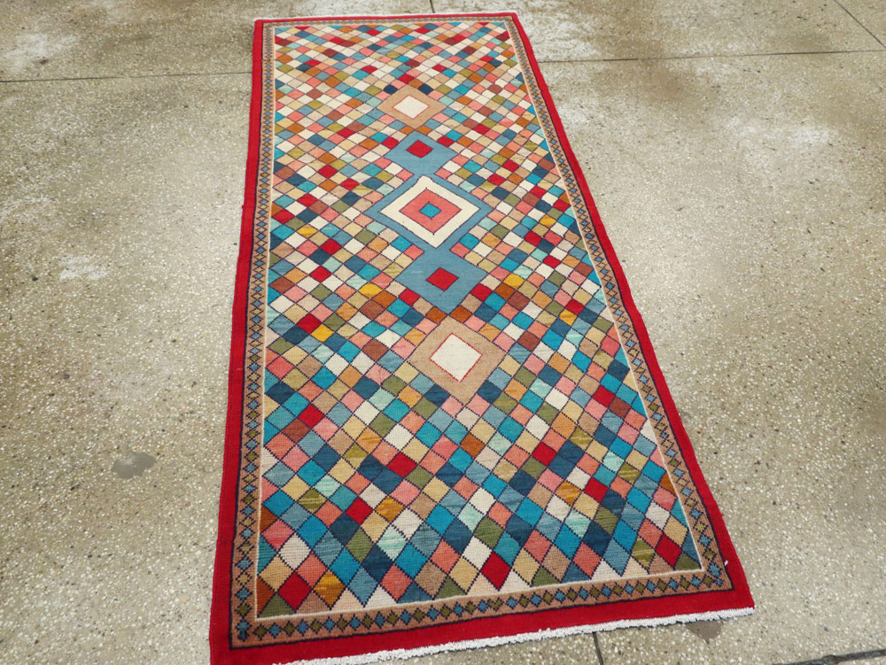 Vintage Persian Mahal Rug, No.26302 - Staging