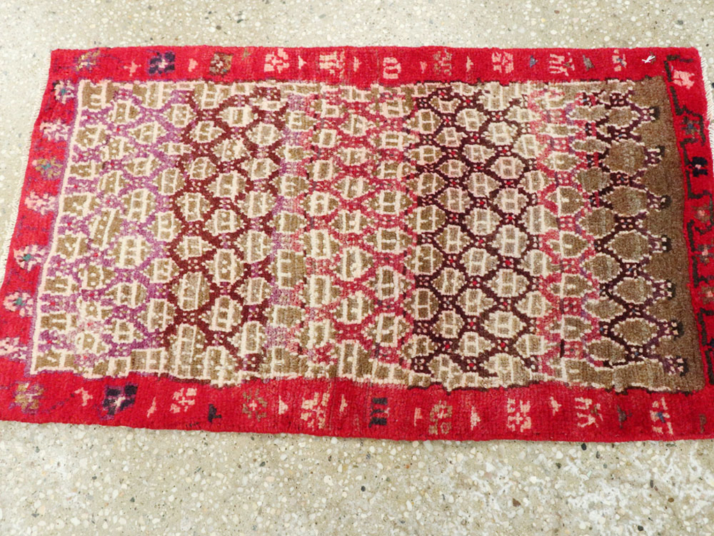 Vintage Persian Hamadan Rug, No.26308 - Staging