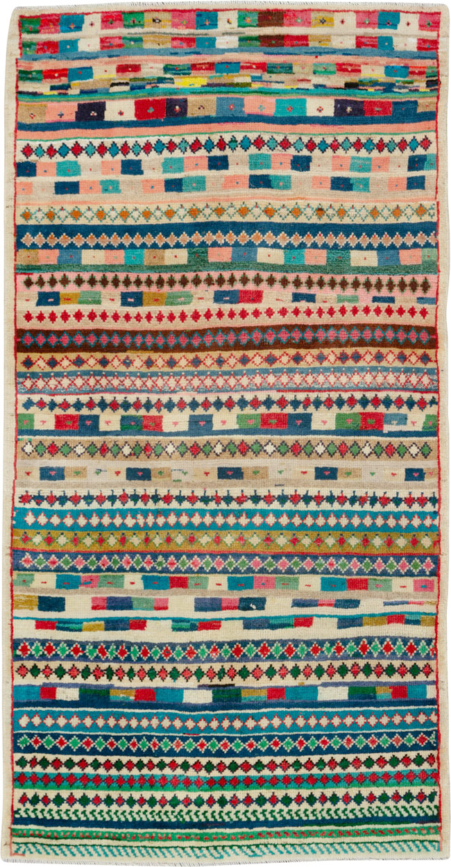 Vintage Persian Mahal Rug, No.26314 - Staging