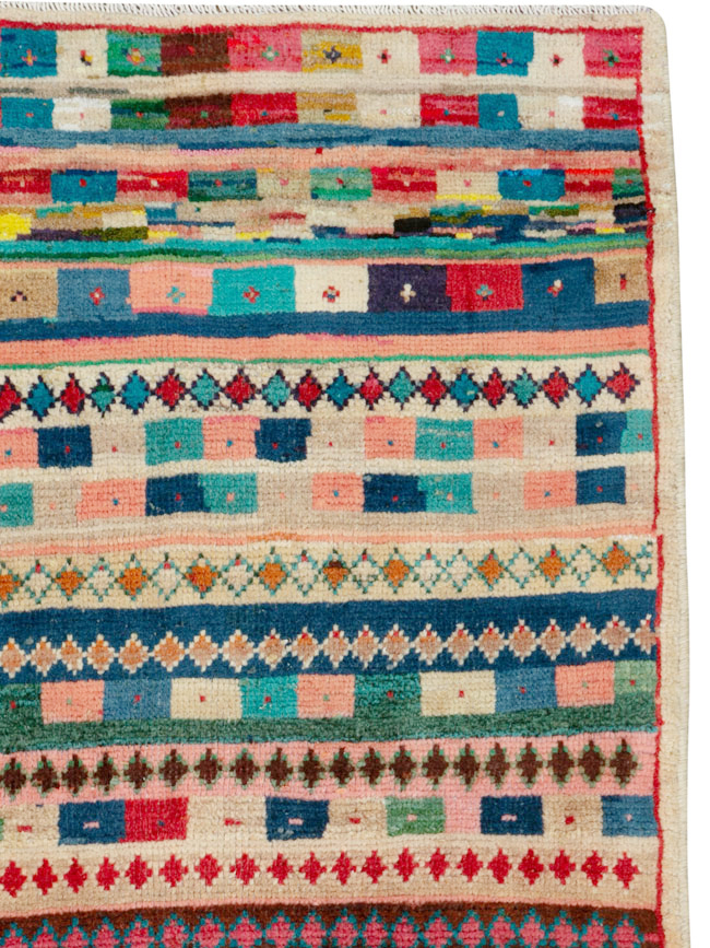 Vintage Persian Mahal Rug, No.26314 - Staging