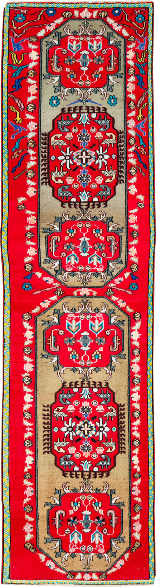 Vintage Persian Mahal Small Runner, No.26317 - Staging