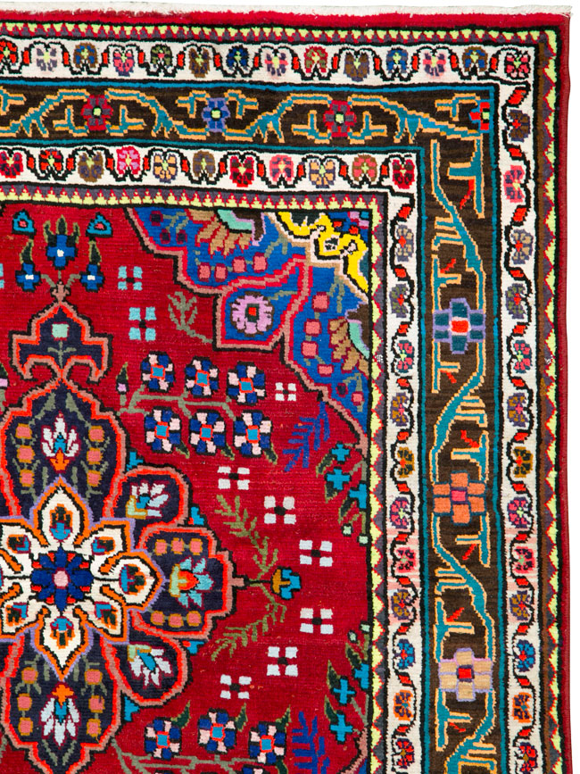 Vintage Persian Mahal Rug, No.26330 - Staging