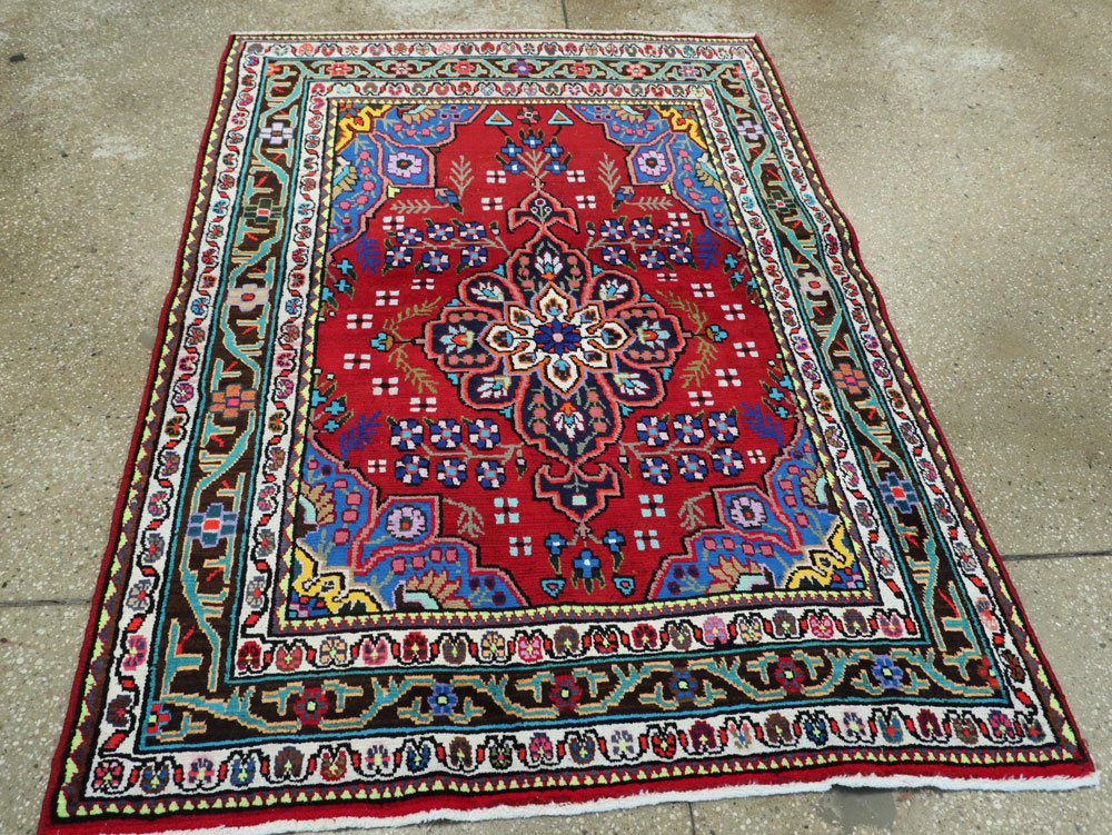 Vintage Persian Mahal Rug, No.26330 - Staging