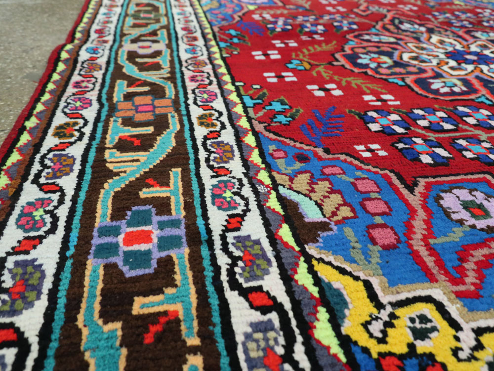 Vintage Persian Mahal Rug, No.26330 - Staging