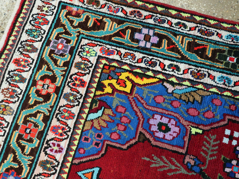 Vintage Persian Mahal Rug, No.26330 - Staging