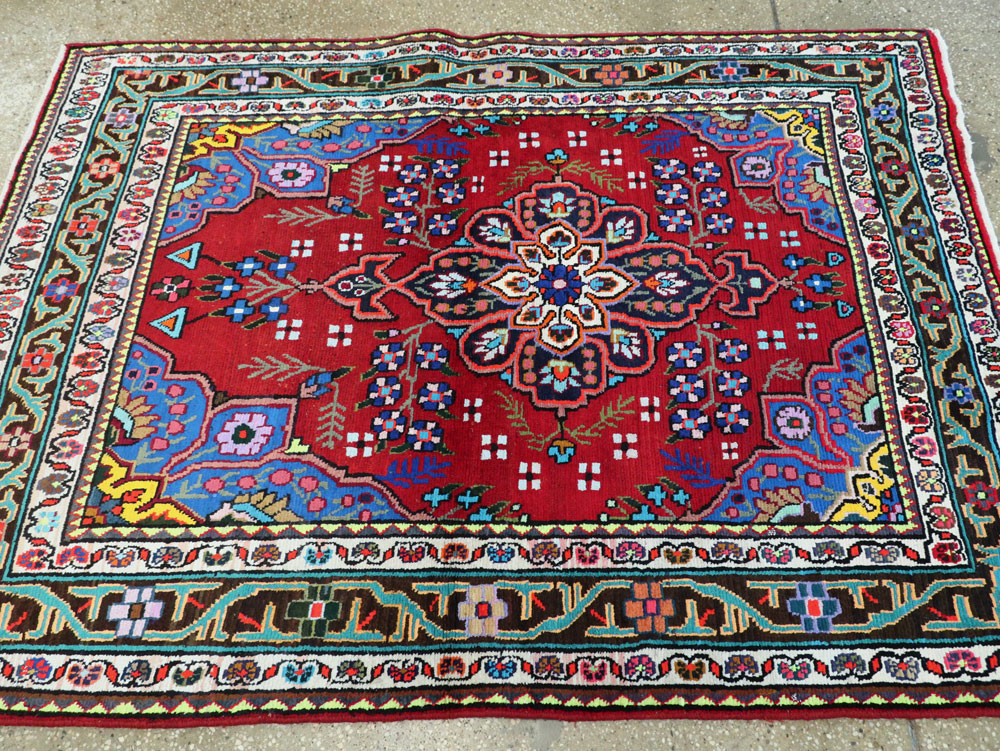 Vintage Persian Mahal Rug, No.26330 - Staging